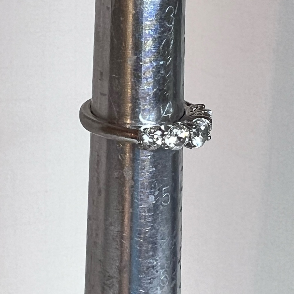 Elegant Sterling Silver Women's Ring